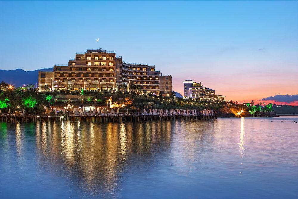Merit Royal Hotel & Casino Karavas  Bagian luar foto