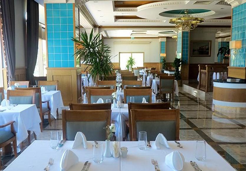 Merit Royal Hotel & Casino Karavas  Bagian luar foto